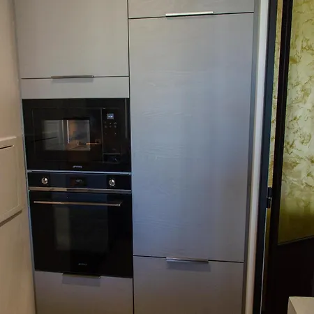 Grand Deux Pieces Moderne Avec Balcon A Courbevoie